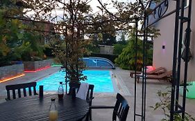 Ferienwohnung mit Pool an der Apfelstraße